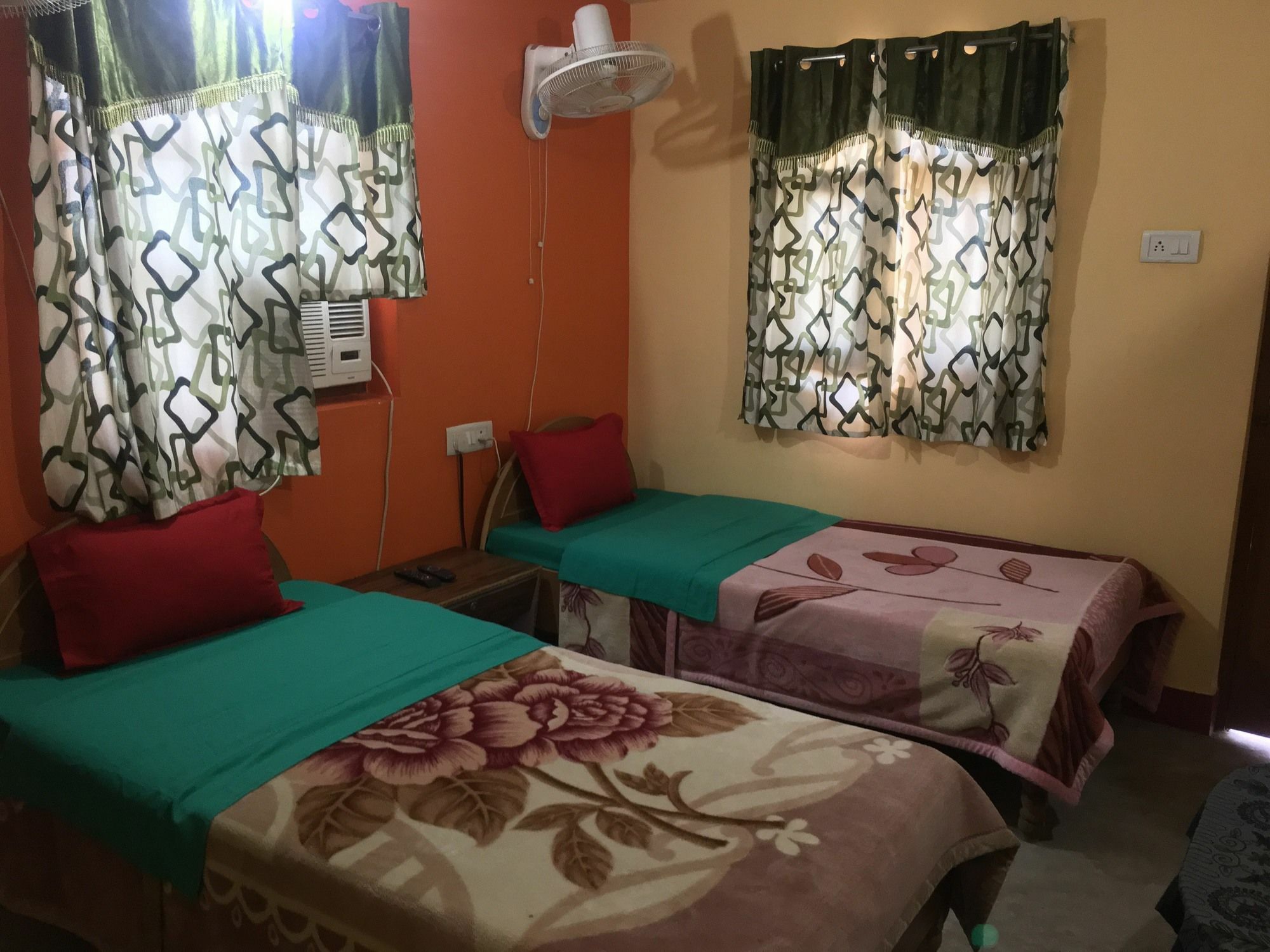 Kundanbazar Guest House Бодх-Гая Экстерьер фото